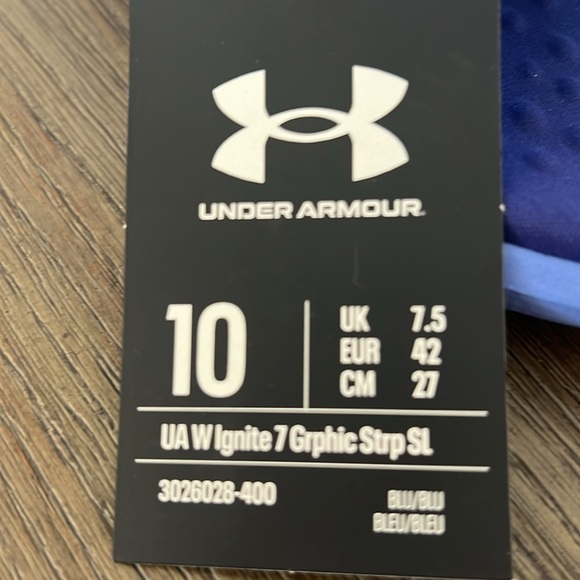 NWT Under Armor Ignite 7 Graphic Strap women’s Size 10 Baha Blue camo sandals - Picture 3 of 3